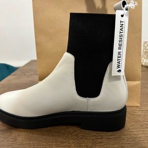 André Assous Violet Chelsea Boot Ivory Water Resistant